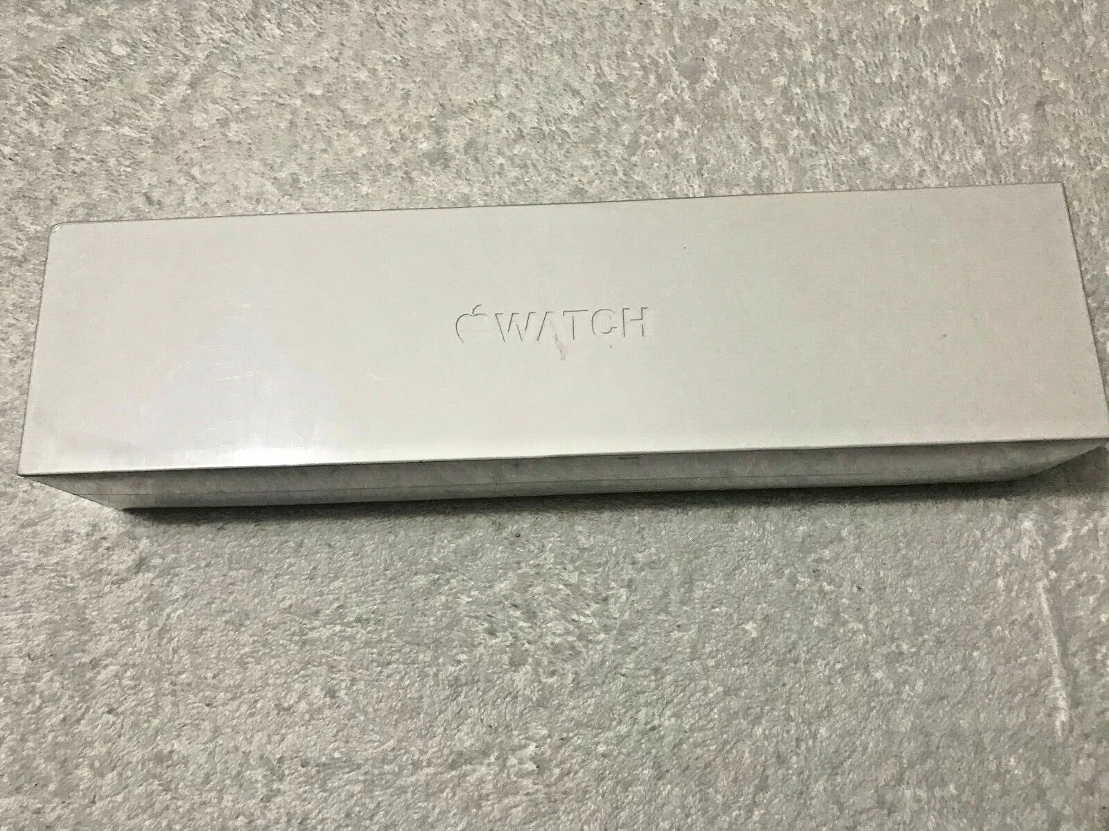Apple Smart Watch 5 GPS 44mm MWVD2LL/A Silver Aluminum Case wit White Sport Band image 3