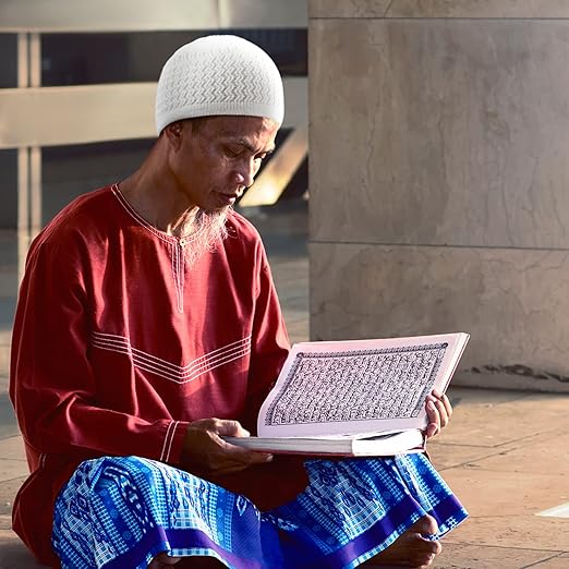Jiuguva Kufi Hats for Men and Muslim Prayer Beads Set 3 Handicraft Knitted Hat Stretchy Taqiyah Cap and 3 Tasbih 99 Beads image 7
