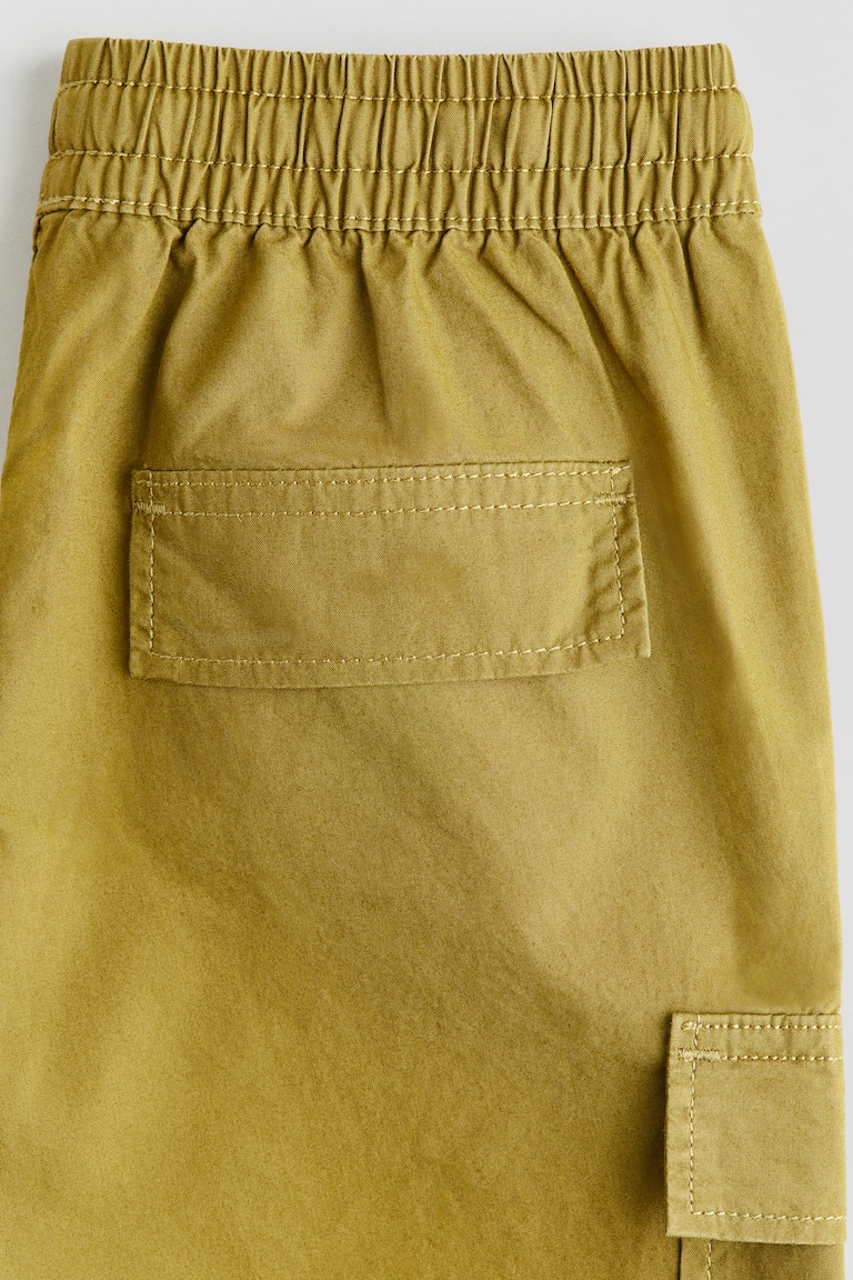 Cotton Poplin Cargo Shorts image 2