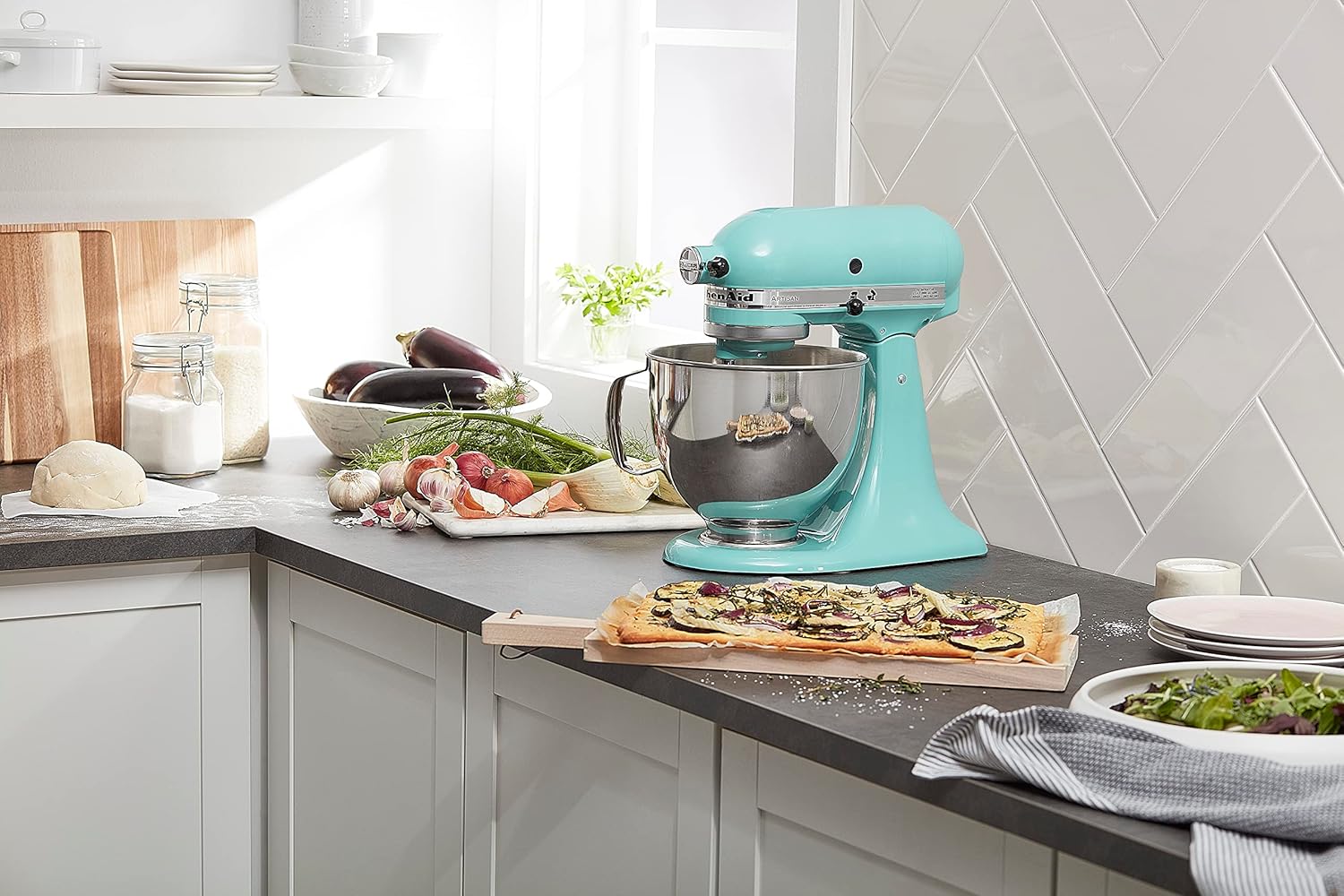 KitchenAid Artisan Series 5 Quart Tilt Head Stand Mixer with Pouring Shield KSM150PS, Removable bowl, Aqua Sky image 6