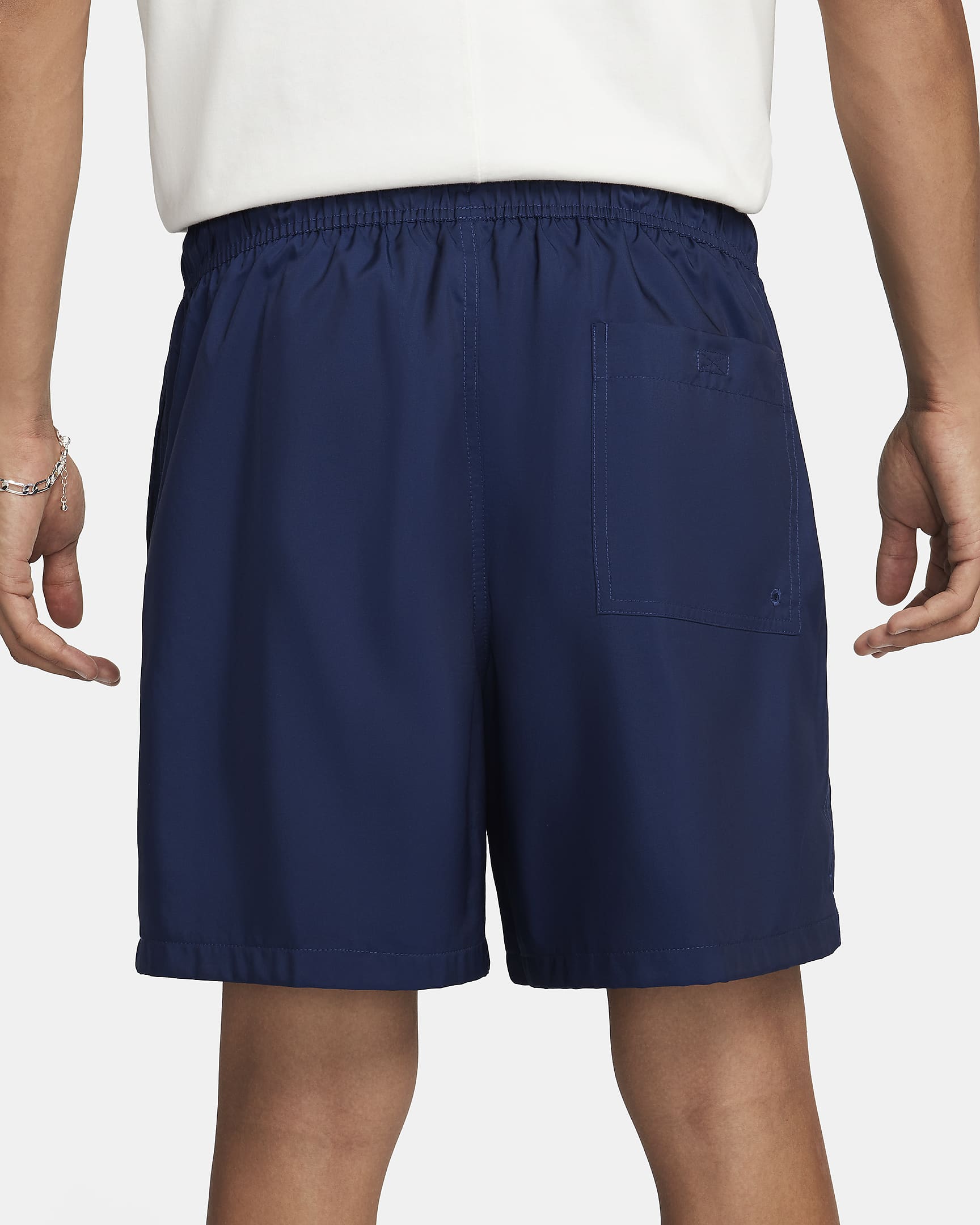 Nike Club Men's Woven Flow Shorts image 3