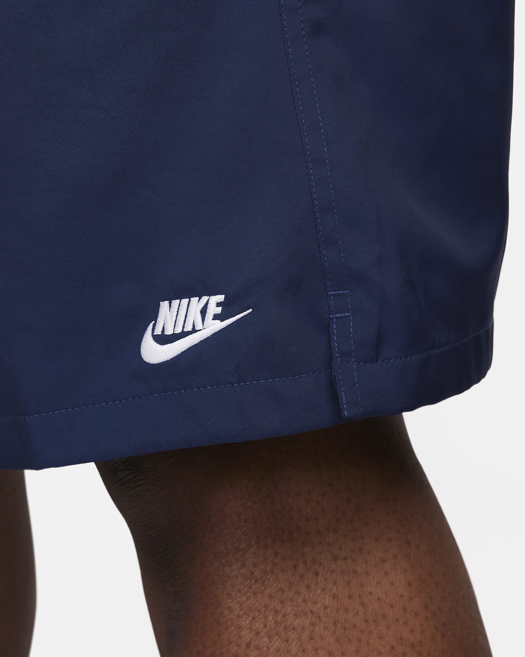 Nike Club Men's Woven Flow Shorts image 5