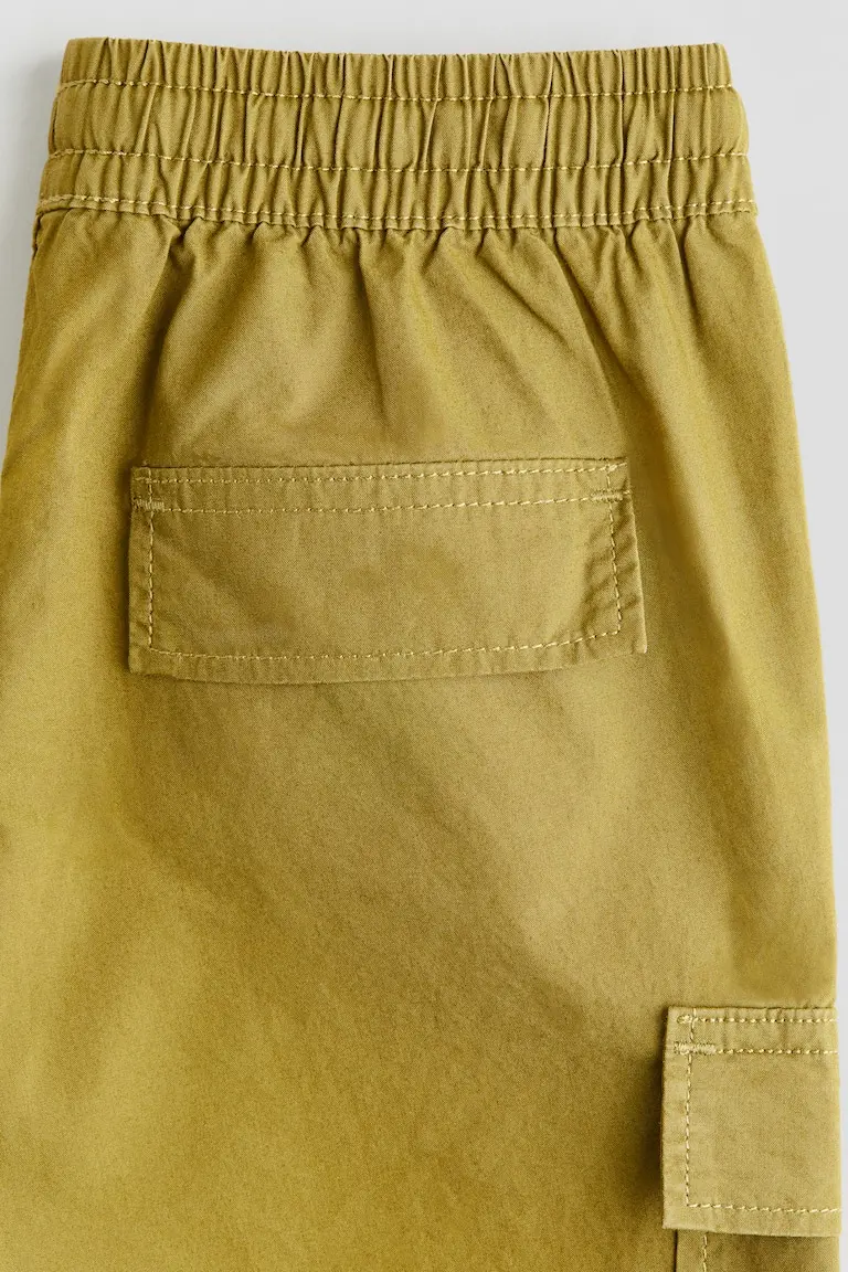 Cotton Poplin Cargo Shorts image 2