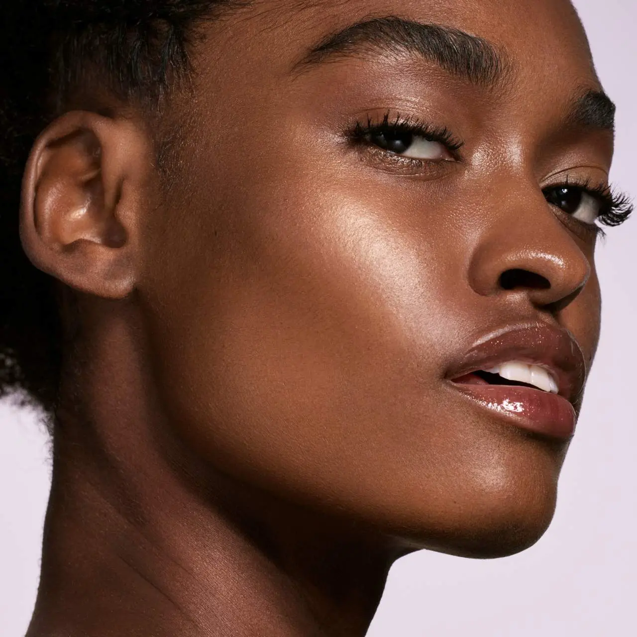 Fenty Beauty by Rihanna  Demi'Glow Light-Diffusing Highlighter image 9