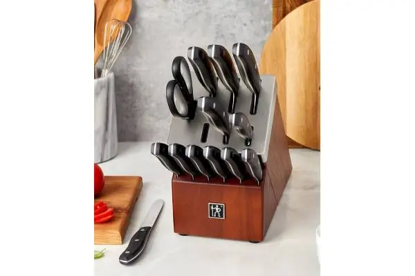 HENCKELS International Definition 14-Piece Self-Sharpening Cutlery Set Image